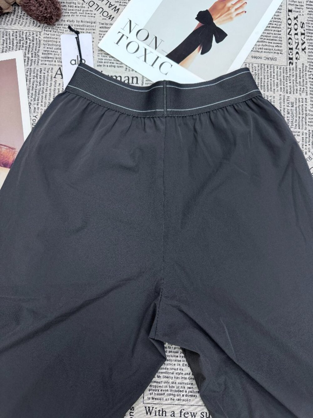 NWT  👖 Alo Yoga Suit Up Pants Anthracite Grey Wide Leg Pants 💕 30” Inseam - Picture 5 of 9